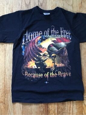 Vintage Patriotic 'Home of the Free' Graphic Tee - Navy